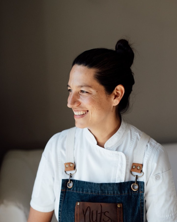 Laura Ariana Valenzuela plating the first course